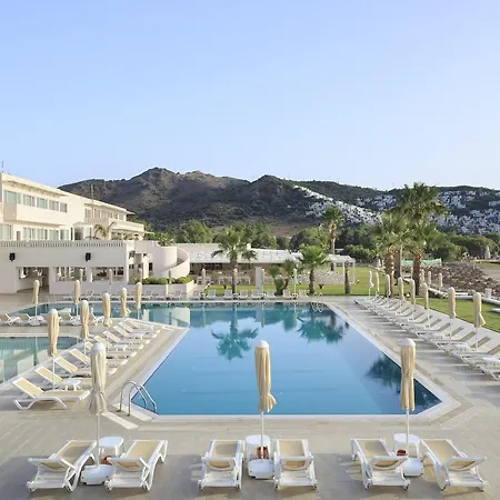 Cocos The Club Hotel 4*